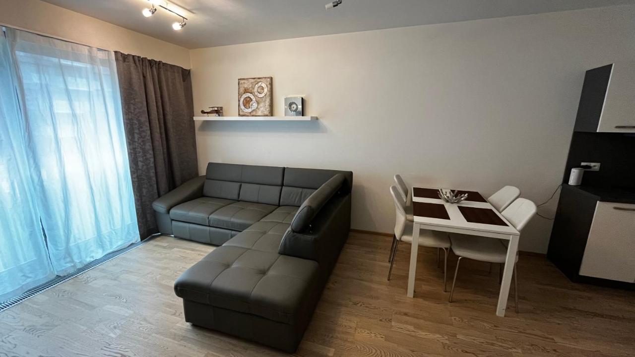 Residence Garden Tower - 8 Min Do Centra, Garaz Praag Buitenkant foto